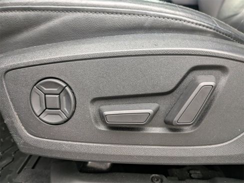 Used 2020 Audi Q3 2.0T Premium w/ Convenience Package image 23