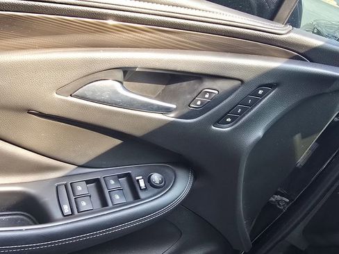 Used 2020 Buick Envision Essence image 7