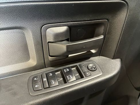 Used 2018 RAM 1500 Express AWD/4WD image 25