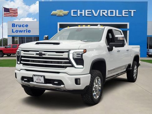 Used 2024 Chevrolet Silverado 2500 High Country w/ High Country Premium Package AWD/4WD image 1