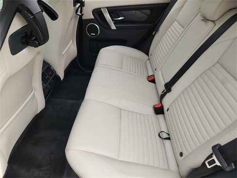 Used 2025 Land Rover Discovery Sport S image 31