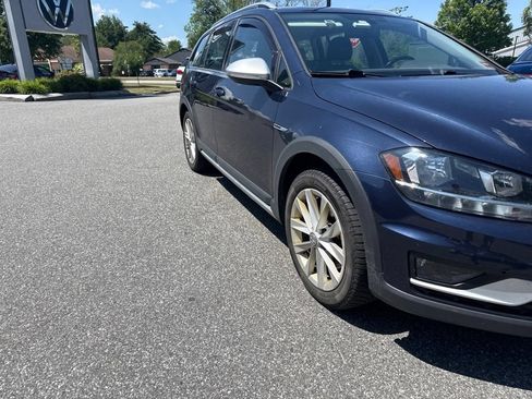 Used 2019 Volkswagen Golf Alltrack S AWD/4WD image 22