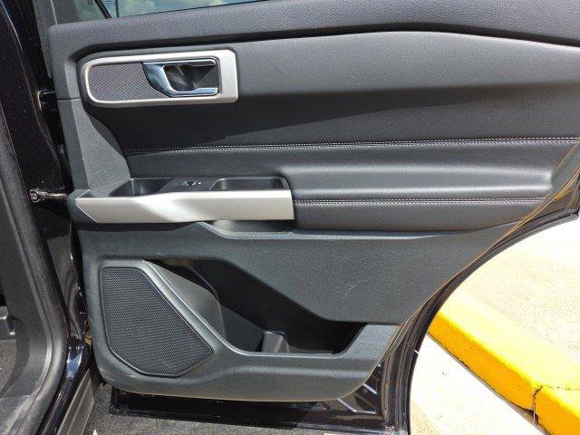 Certified 2024 Ford Explorer XLT RWD image 23