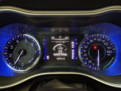 Used 2016 Chrysler 200 Limited image 23