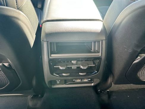 New 2025 Jeep Grand Cherokee Altitude image 26