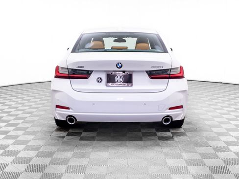 Certified 2025 BMW 330i xDrive Sedan w/ Premium Package AWD/4WD image 4