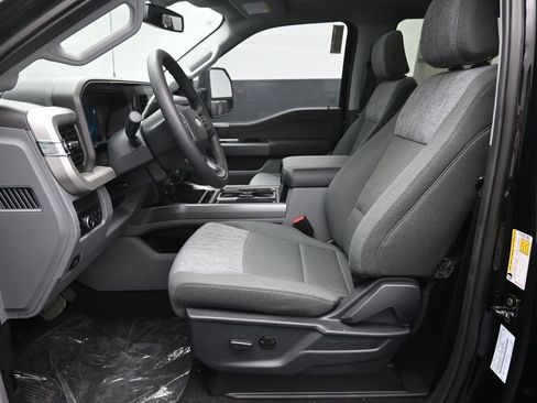 New 2026 Ford F250 XLT w/ XLT Premium Package image 18