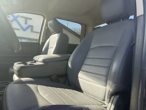 Used 2018 RAM 3500 Tradesman w/ Chrome Appearance Group image 17