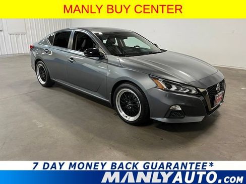 Used 2019 Nissan Altima 2.5 SR w/ SR Premium Package FWD image 1