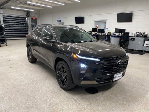 New 2026 Chevrolet Trax ACTIV w/ Driver Confidence Package FWD image 3