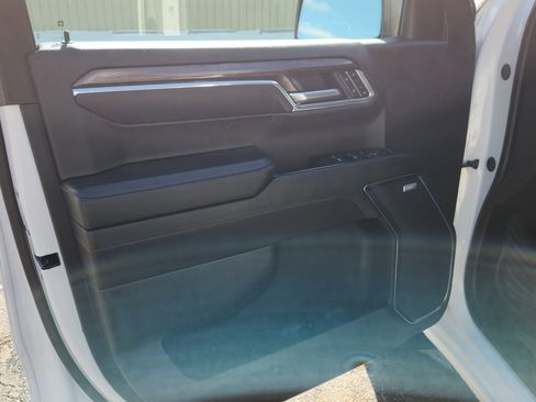 Used 2024 Chevrolet Silverado 1500 LTZ w/ LTZ Premium Package image 24