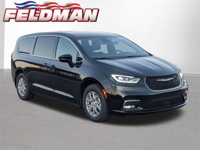 New 2026 Chrysler Pacifica Select
