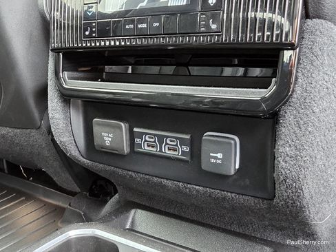Used 2022 Jeep Wagoneer Series III w/ Premium Group I AWD/4WD image 57
