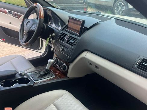 Used 2009 Mercedes-Benz C 300 Sedan image 17