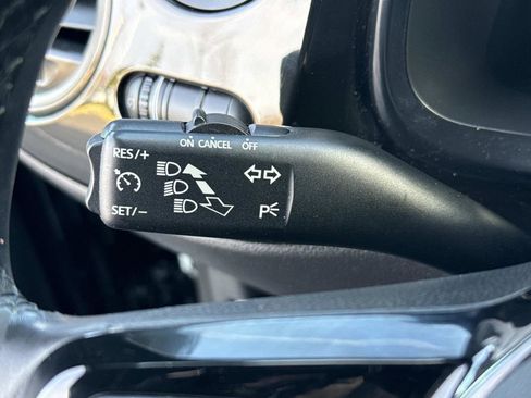 Used 2018 Volkswagen Beetle 2.0T S FWD image 23