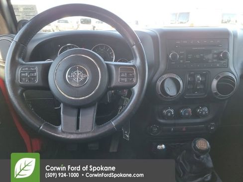 Used 2013 Jeep Wrangler Unlimited Sport image 3