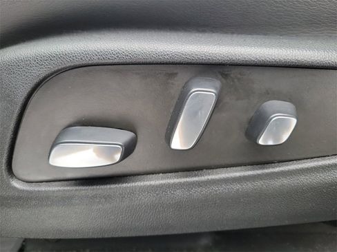 Used 2022 Cadillac XT6 Premium Luxury w/ LPO, Floor Liner Package image 22