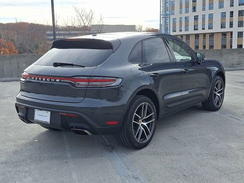 Used 2025 Porsche Macan image 8