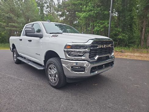 Used 2025 RAM 2500 Big Horn AWD/4WD image 3