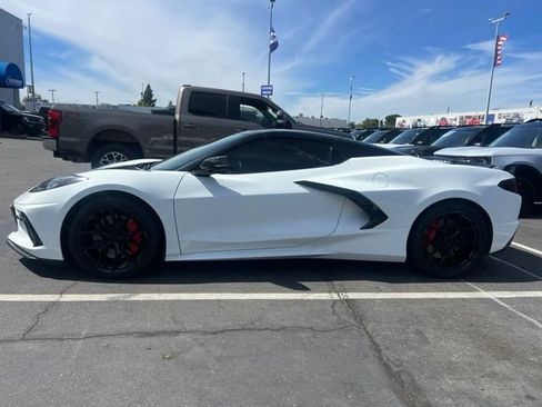Used 2022 Chevrolet Corvette Stingray Premium Conv w/ Z51 Performance Package RWD image 5