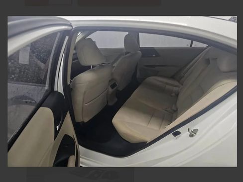 Used 2017 Honda Accord EX image 8