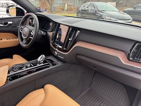 Used 2024 Volvo XC60 B5 Ultimate w/ Protection Package Premier image 13