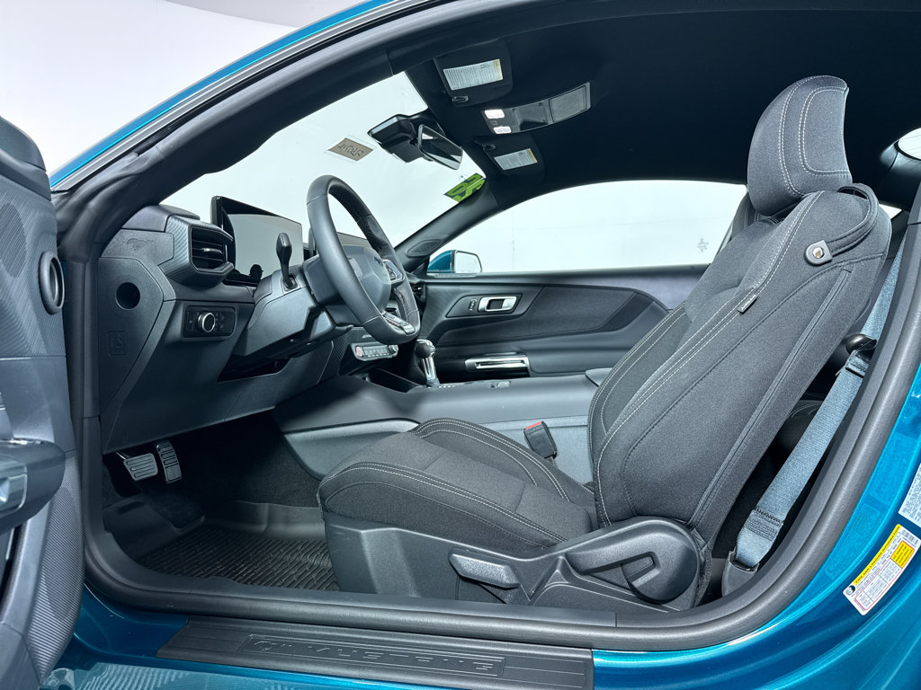 Used 2026 Ford Mustang Coupe RWD image 6