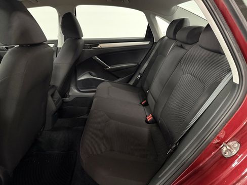 Used 2016 Volkswagen Passat 1.8T S image 17