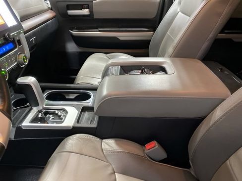 Used 2020 Toyota Tundra Limited w/ Limited Premium Package AWD/4WD image 17