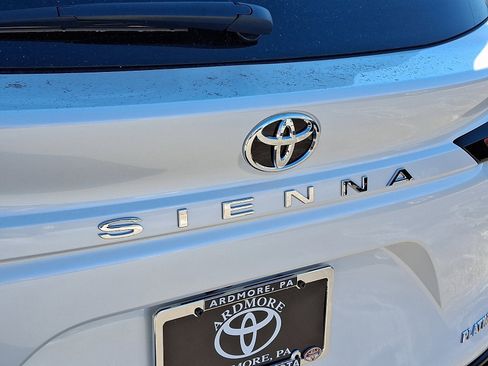 New 2026 Toyota Sienna Platinum image 19