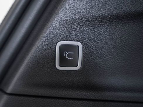 New 2026 Chrysler Pacifica Select image 9