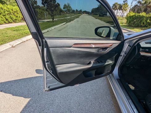 Used 2014 Lexus ES 350 w/ Luxury Package image 10