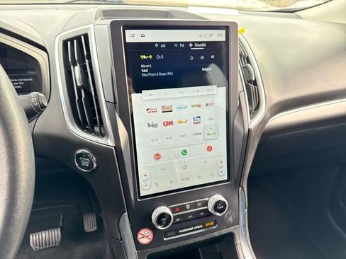 Used 2022 Ford Edge Titanium image 27