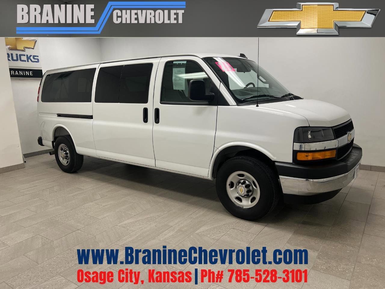Used 2025 Chevrolet Express 3500 LT w/ LT Preferred Equipment Group RWD image 1