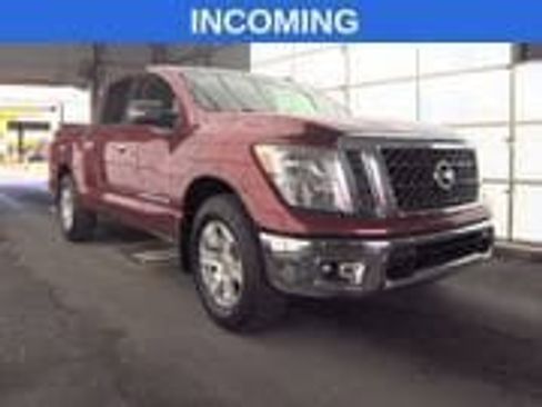 Used 2018 Nissan Titan SV w/ SV Convenience Package RWD image 4