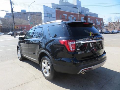 Used 2016 Ford Explorer XLT w/ Equipment Group 202A image 5