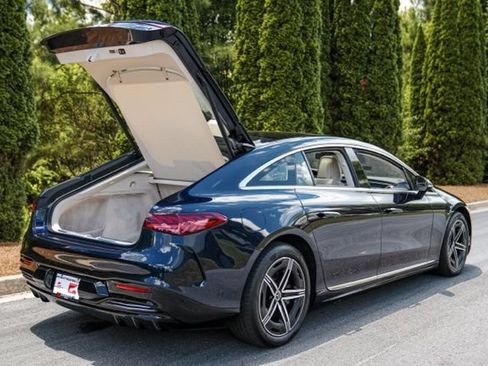 Used 2023 Mercedes-Benz EQS 580 4MATIC Sedan image 18