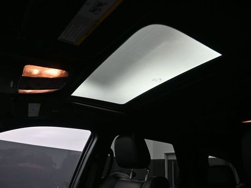 Used 2023 Dodge Durango GT image 2