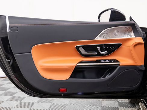 Used 2023 Mercedes-Benz SL 55 AMG 4MATIC image 13