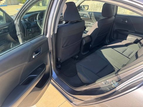 Used 2015 Honda Accord Sport image 8