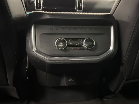 Certified 2025 Ford Expedition Platinum w/ Driver's Package AWD/4WD image 14