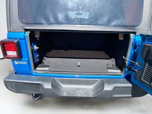 Used 2023 Jeep Wrangler Sport S image 26