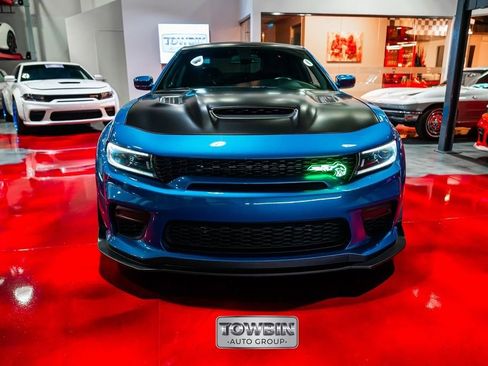 Used 2022 Dodge Charger SRT Hellcat w/ Harman/Kardon Audio Group RWD image 2