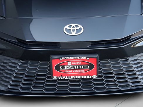 Used 2025 Toyota Camry SE FWD image 8