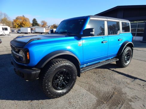 Used 2023 Ford Bronco Wildtrak image 3