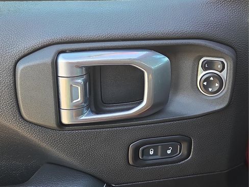 Used 2021 Jeep Wrangler Unlimited Rubicon image 13