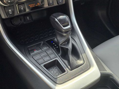 Used 2021 Toyota RAV4 XLE Premium AWD/4WD image 26