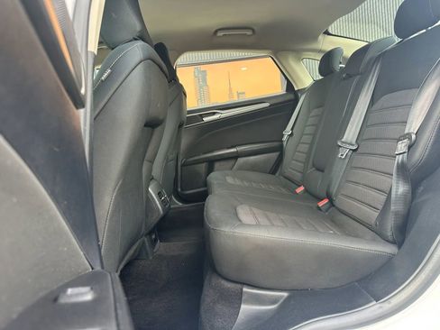 Used 2020 Ford Fusion SE image 10