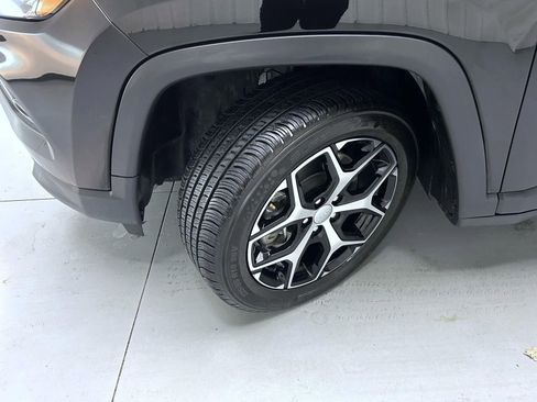 Used 2024 Jeep Compass Limited image 23