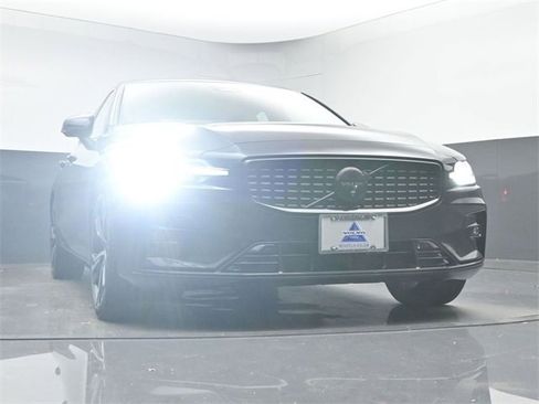 Used 2024 Volvo S60 B5 Plus image 35